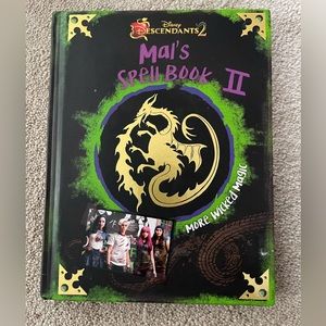 Disney Descendents 2 Mals Spellbook 2 Kids Teens